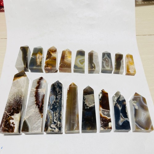 17 Pieces Agate Tower Points